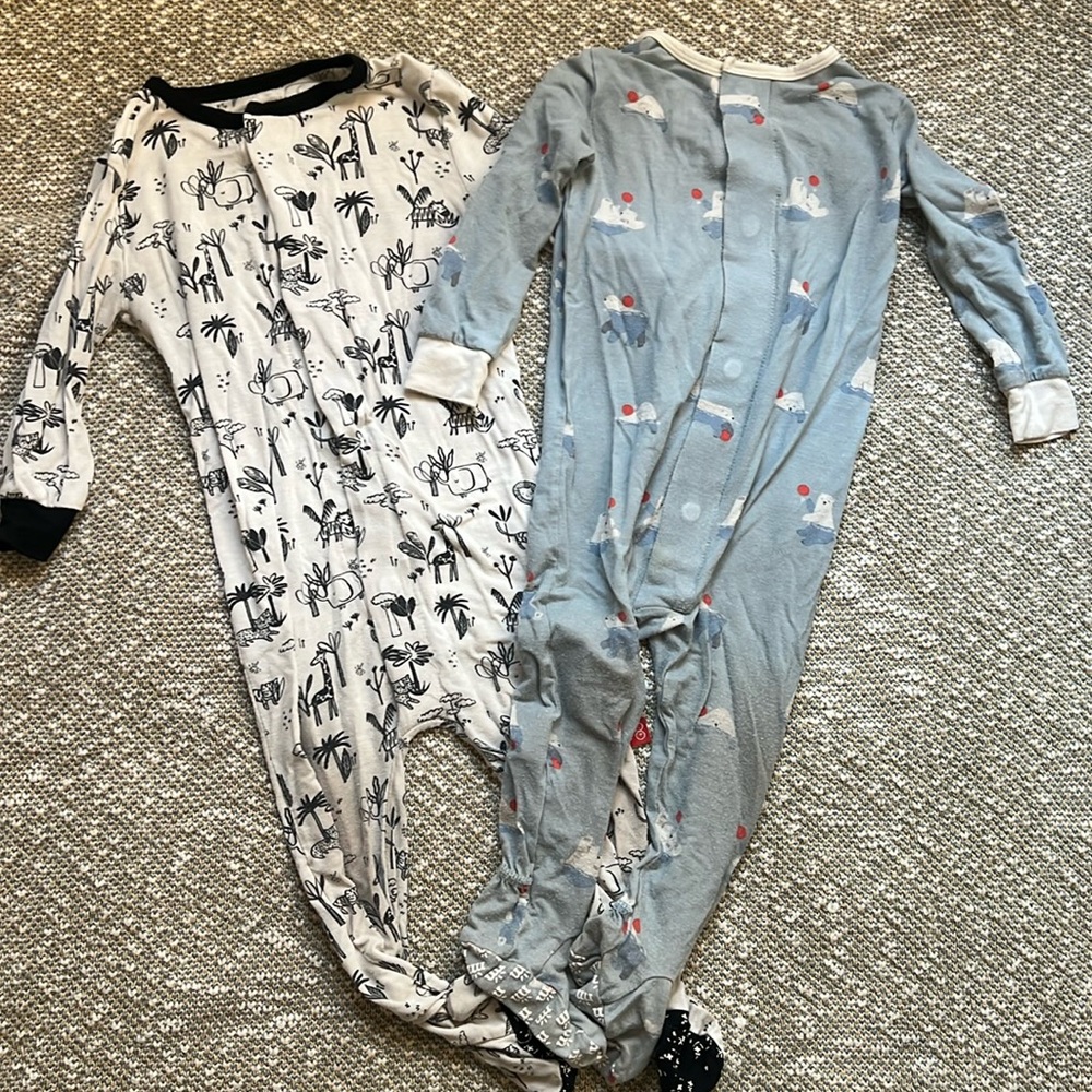 ONE LEFT: black and white safari 9-12 month Magnetic Me footie pjs